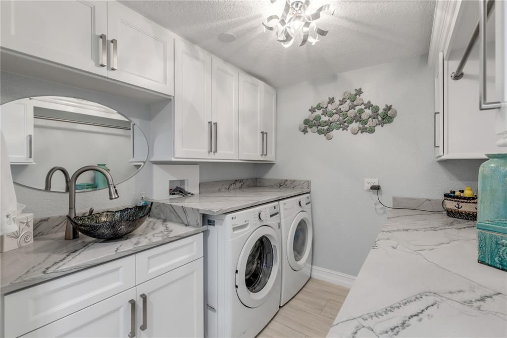 For Sale: $6,499,900 (6 beds, 4 baths, 4164 Square Feet)