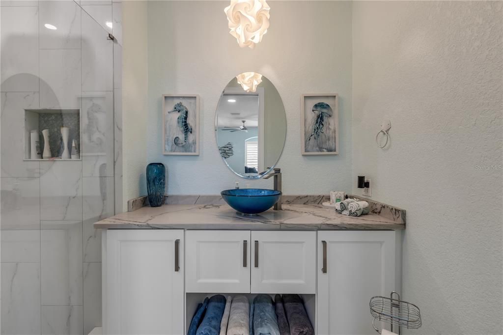 For Sale: $6,499,900 (6 beds, 4 baths, 4164 Square Feet)