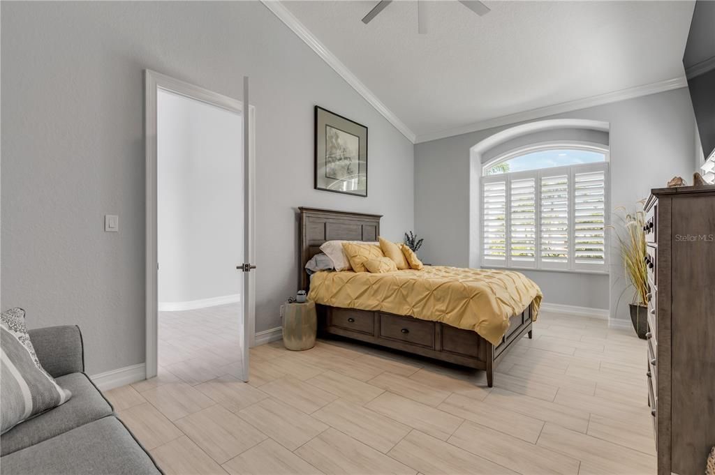 For Sale: $6,499,900 (6 beds, 4 baths, 4164 Square Feet)