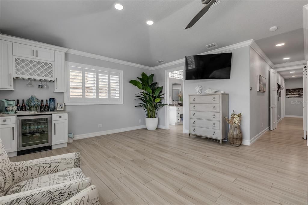 For Sale: $6,499,900 (6 beds, 4 baths, 4164 Square Feet)