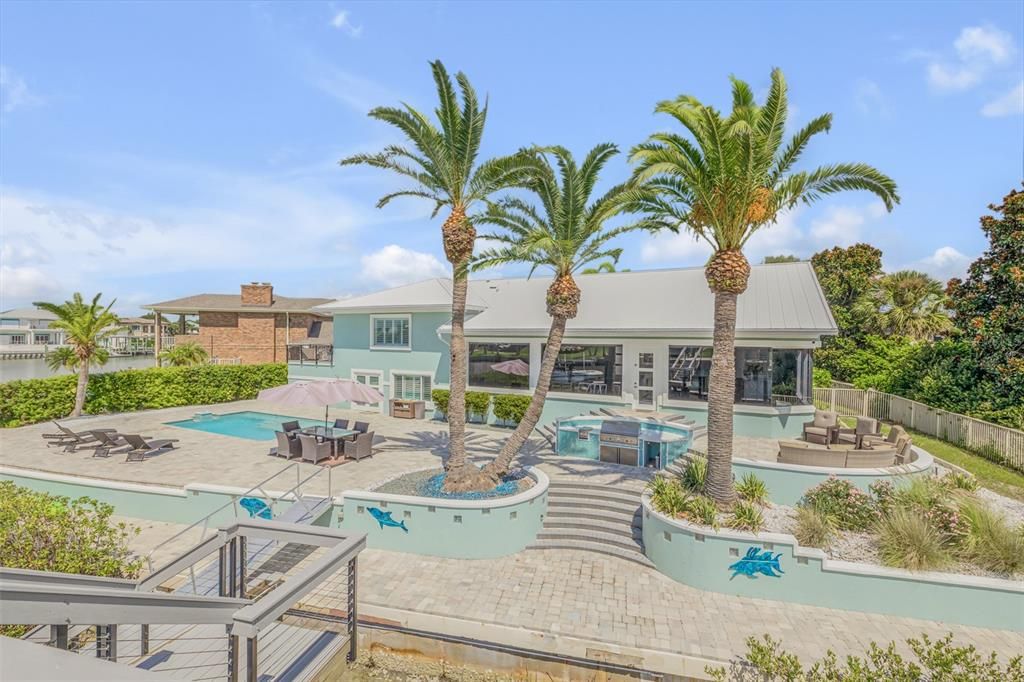 For Sale: $6,499,900 (6 beds, 4 baths, 4164 Square Feet)