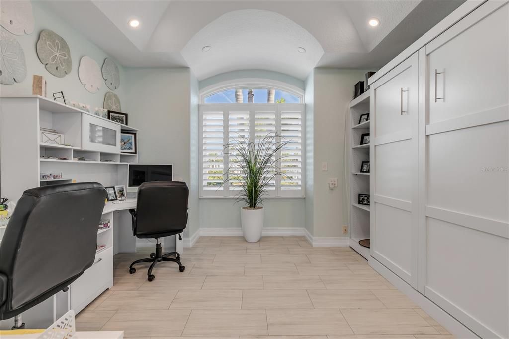 For Sale: $6,499,900 (6 beds, 4 baths, 4164 Square Feet)