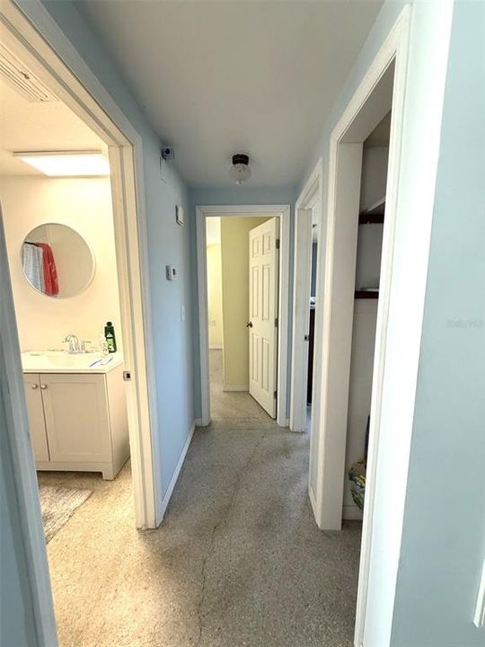 На продажу: $185,000 (2 спален, 2 ванн, 1005 Квадратных фут)