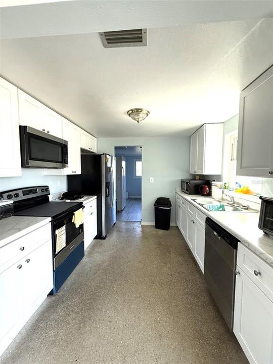 На продажу: $185,000 (2 спален, 2 ванн, 1005 Квадратных фут)