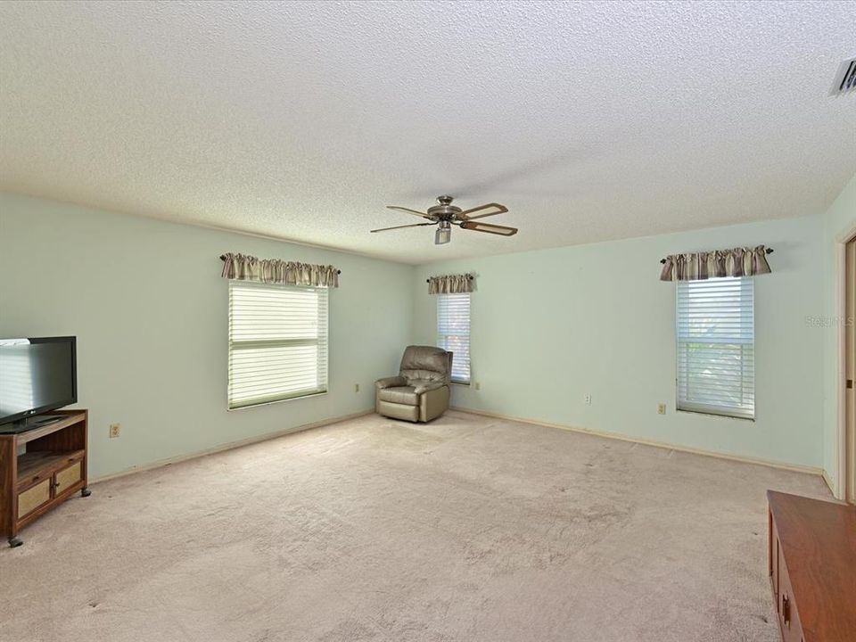 For Sale: $375,000 (3 beds, 2 baths, 1855 Square Feet)