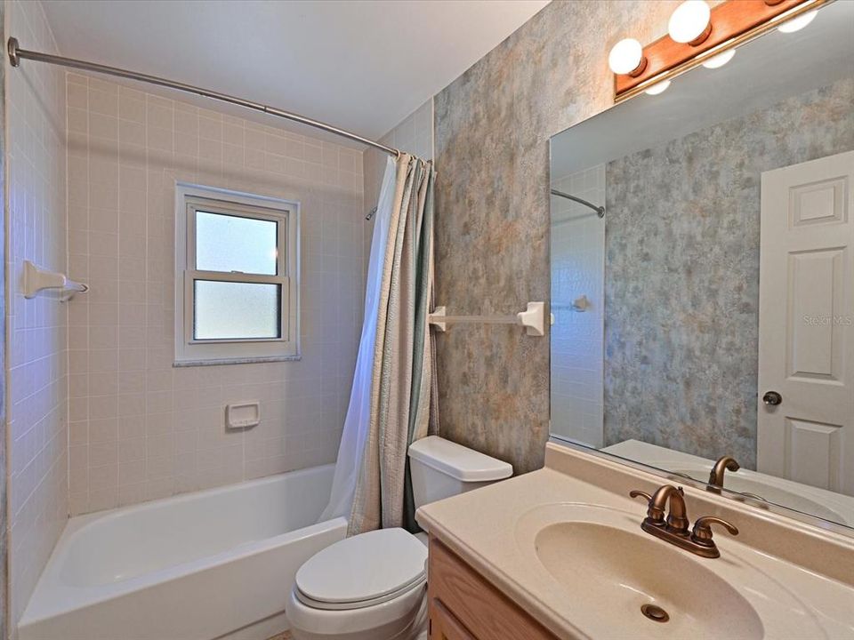 For Sale: $375,000 (3 beds, 2 baths, 1855 Square Feet)