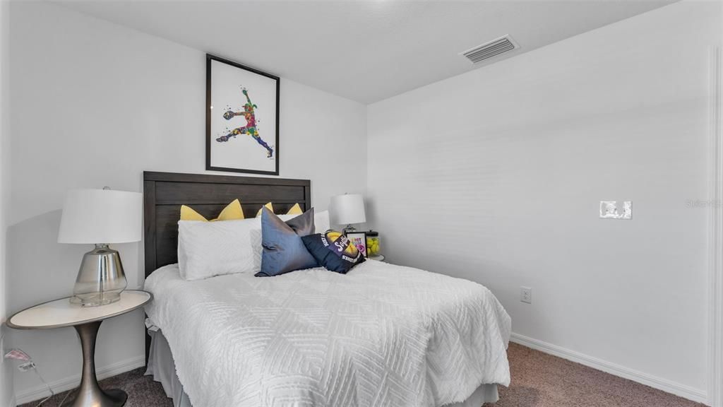 For Rent: $2,000 (4 beds, 2 baths, 1707 Square Feet)