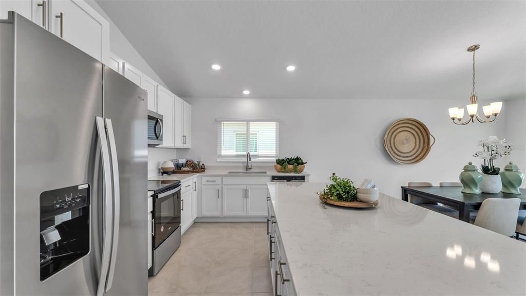 For Rent: $2,000 (4 beds, 2 baths, 1707 Square Feet)