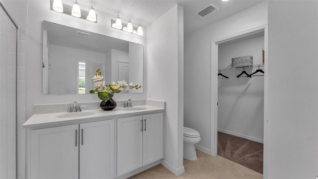 For Rent: $2,000 (4 beds, 2 baths, 1707 Square Feet)