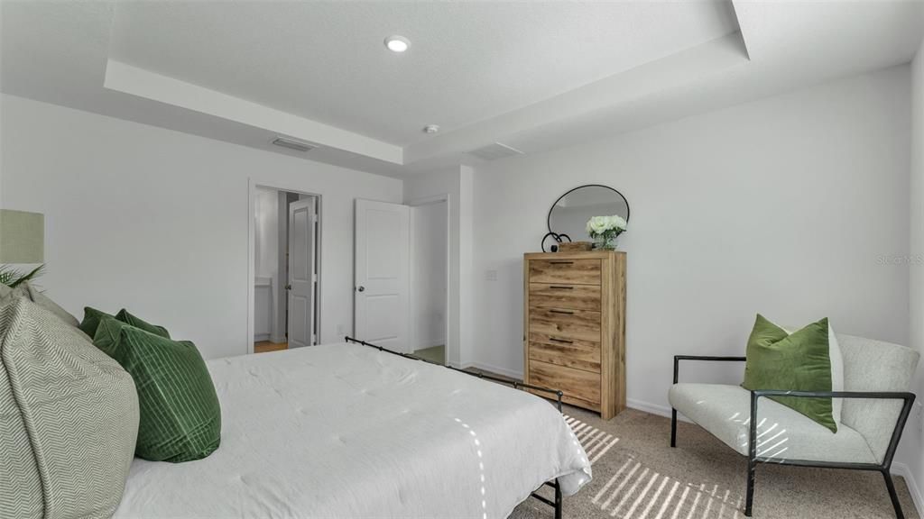 For Rent: $2,000 (4 beds, 2 baths, 1707 Square Feet)