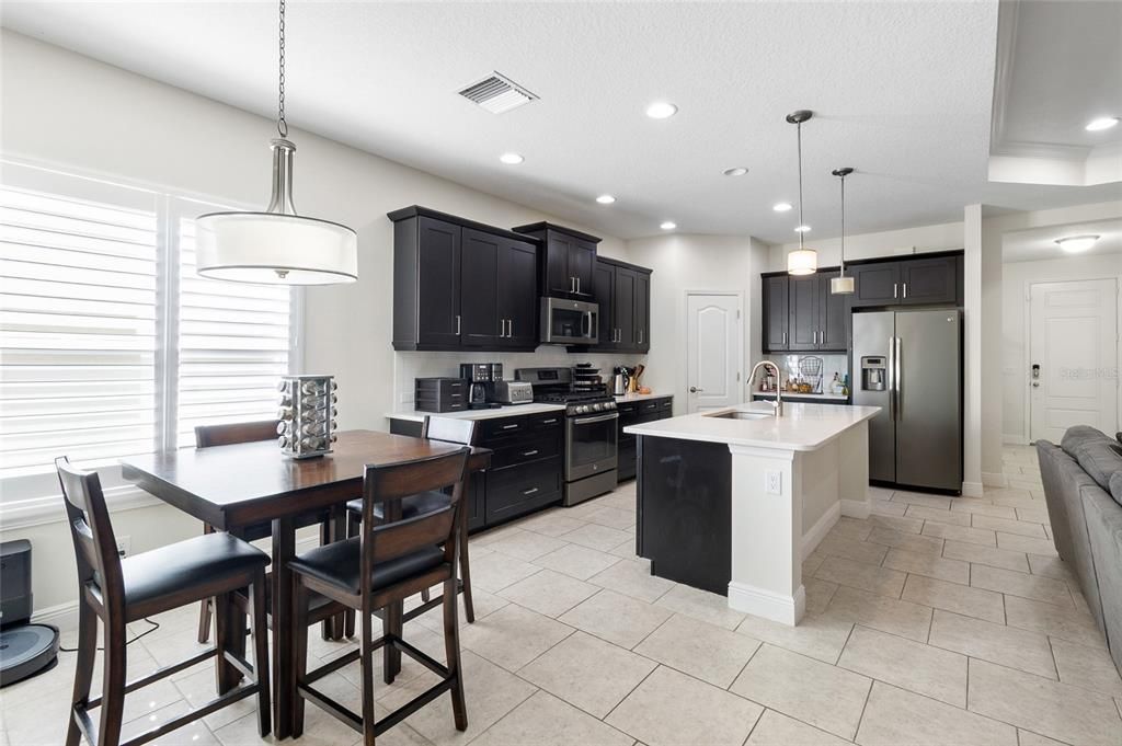 待售: $649,900 (3 贝兹, 2 浴室, 2002 平方英尺)