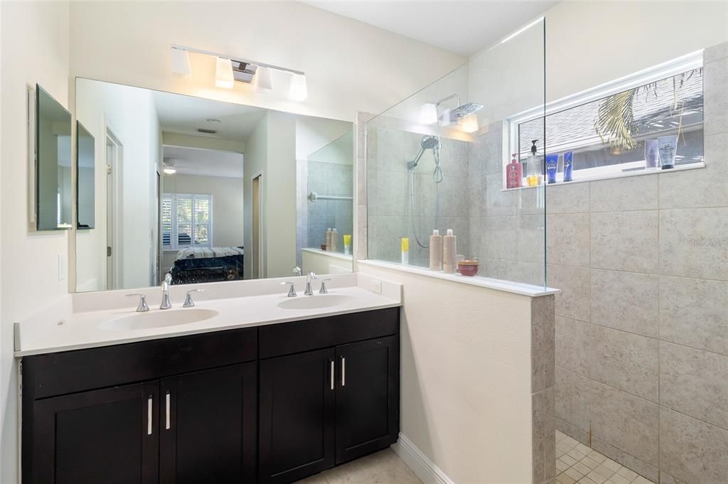 待售: $649,900 (3 贝兹, 2 浴室, 2002 平方英尺)