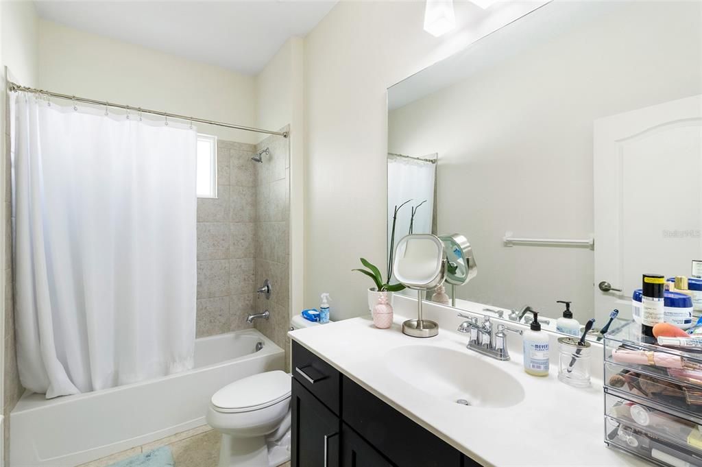 待售: $649,900 (3 贝兹, 2 浴室, 2002 平方英尺)