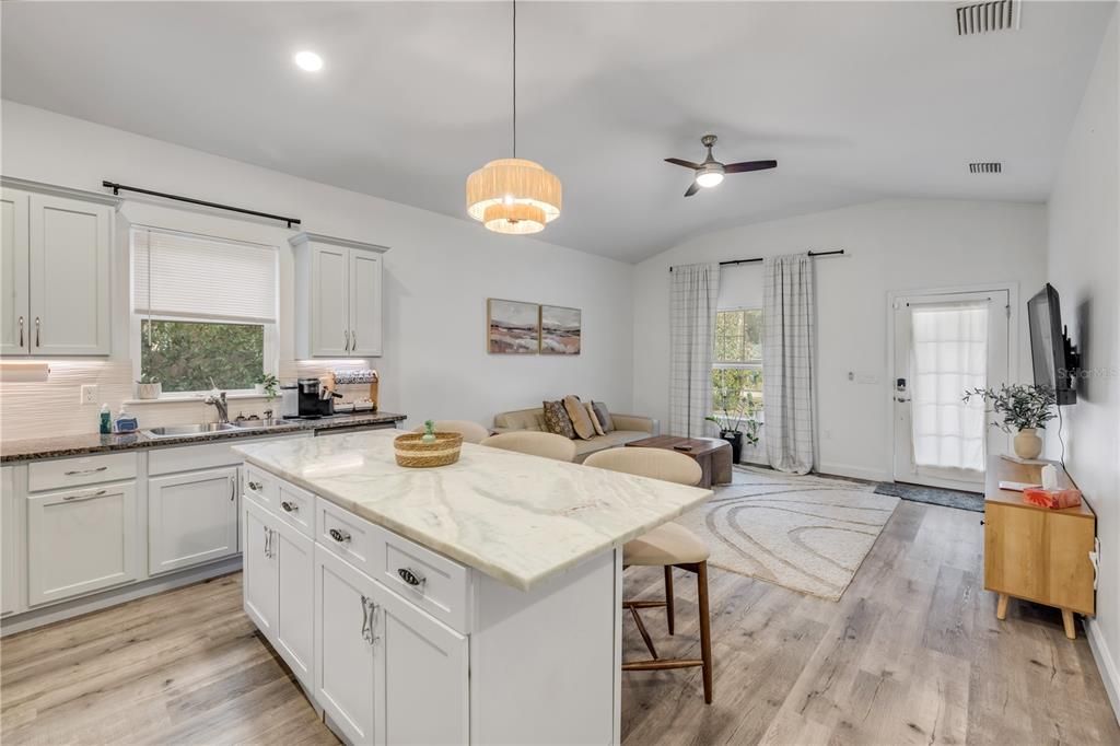 En Venta: $459,900 (3 camas, 2 baños, 1234 Pies cuadrados)