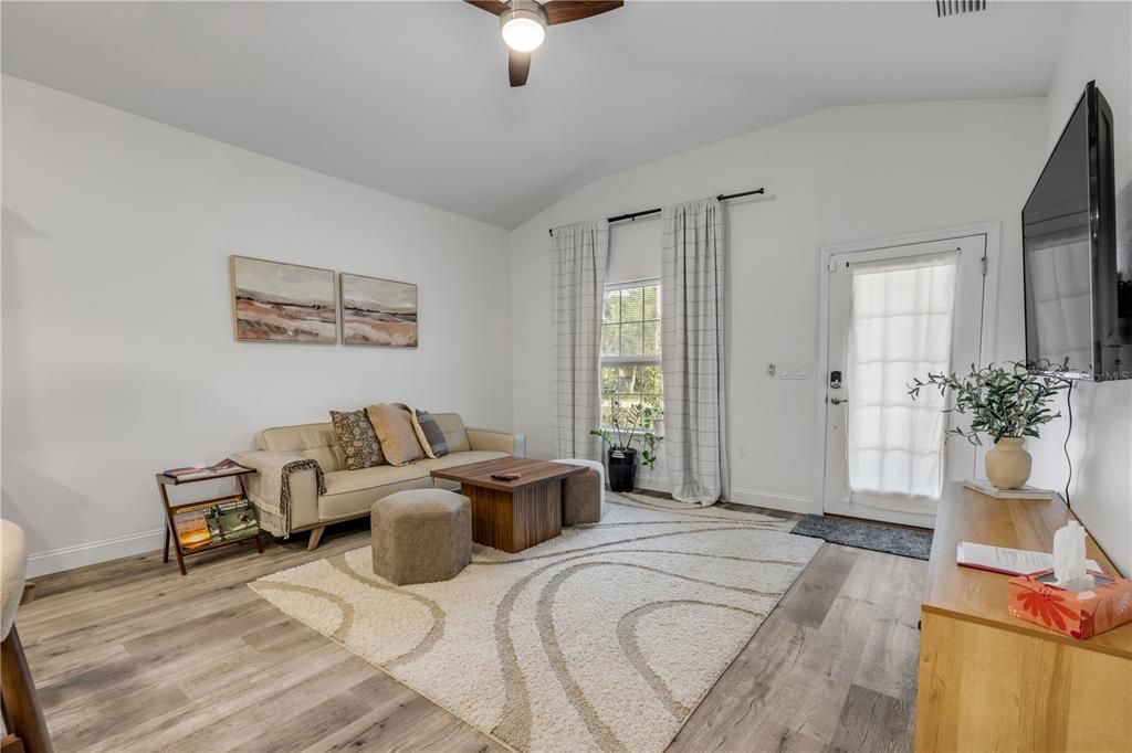 En Venta: $459,900 (3 camas, 2 baños, 1234 Pies cuadrados)