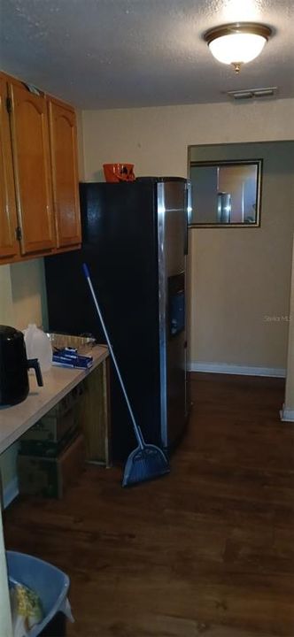 待售: $290,000 (4 贝兹, 1 浴室, 1348 平方英尺)