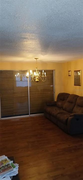 待售: $290,000 (4 贝兹, 1 浴室, 1348 平方英尺)