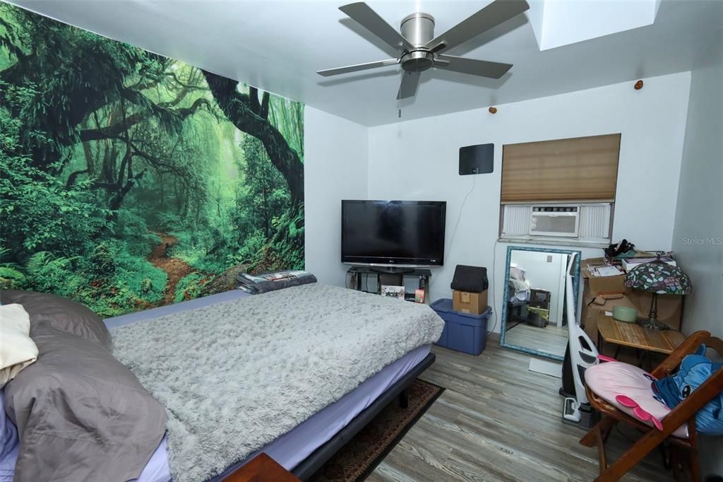 На продажу: $399,876 (3 спален, 1 ванн, 1950 Квадратных фут)