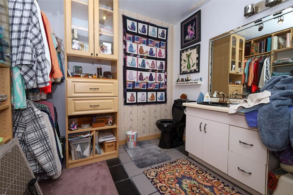 На продажу: $399,876 (3 спален, 1 ванн, 1950 Квадратных фут)