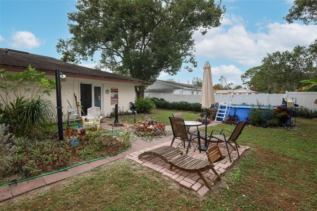 На продажу: $399,876 (3 спален, 1 ванн, 1950 Квадратных фут)