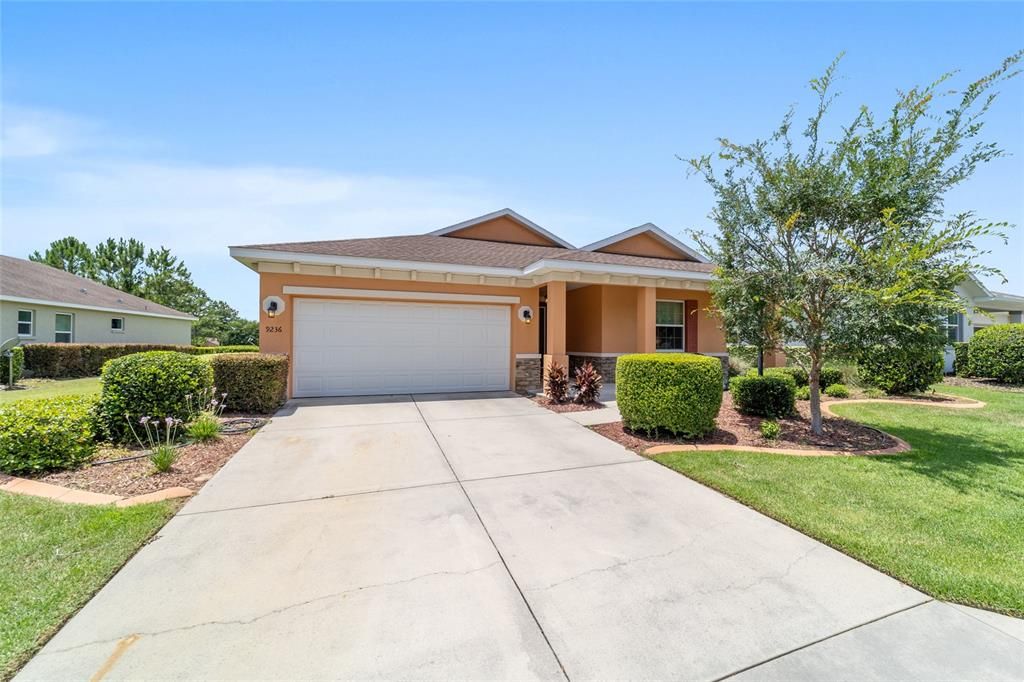 For Sale: $360,000 (2 beds, 2 baths, 1751 Square Feet)