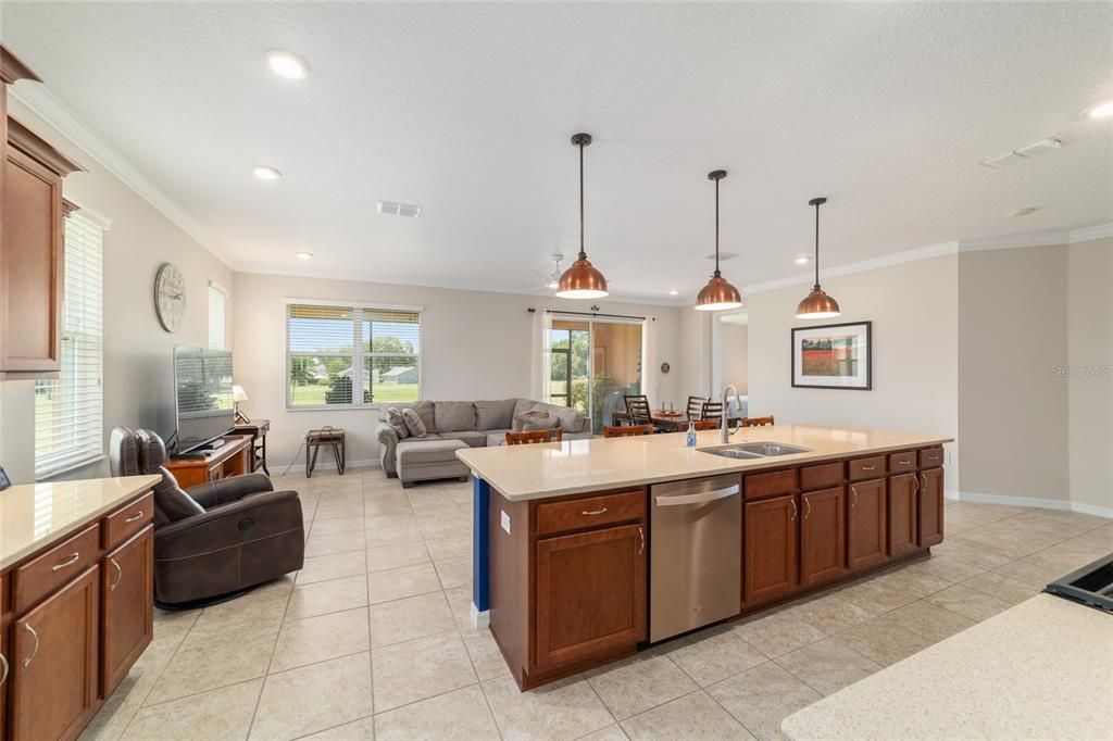 For Sale: $360,000 (2 beds, 2 baths, 1751 Square Feet)