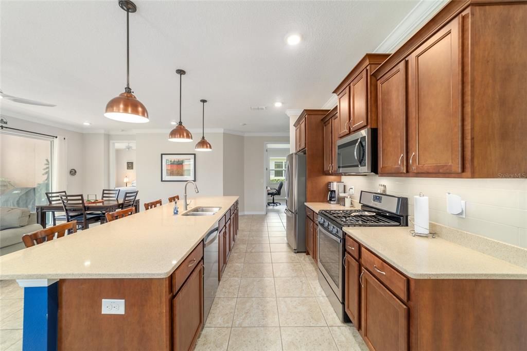 For Sale: $360,000 (2 beds, 2 baths, 1751 Square Feet)