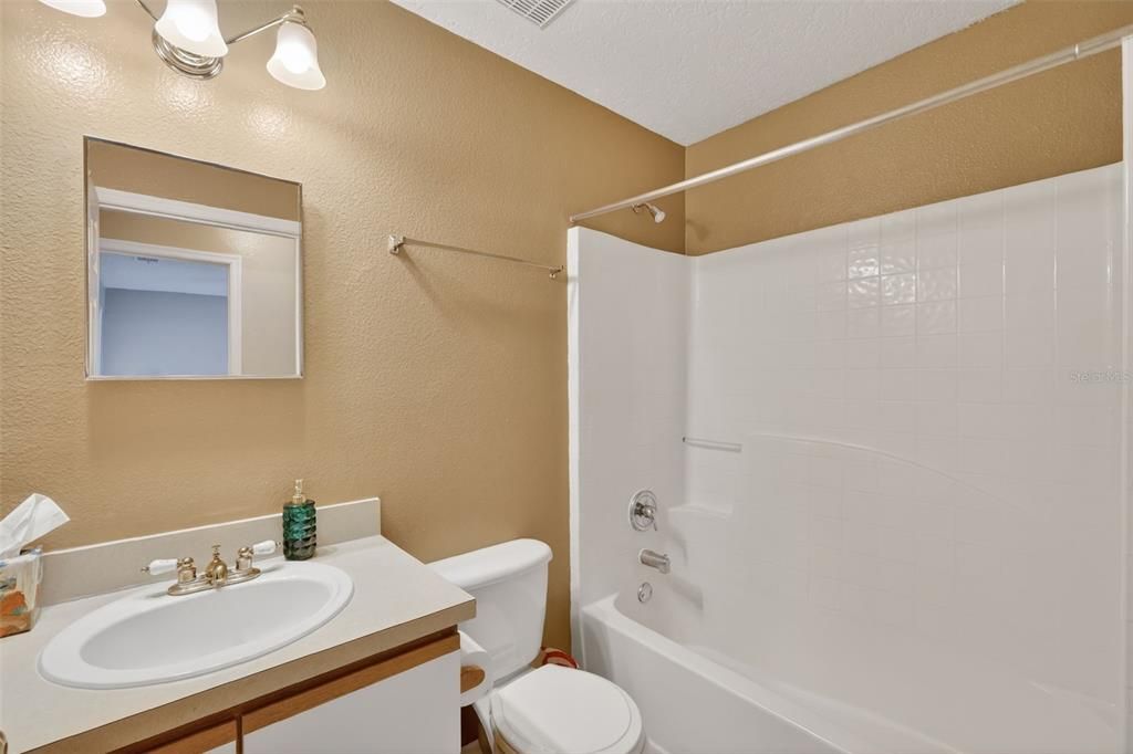 For Sale: $395,000 (3 beds, 2 baths, 1684 Square Feet)