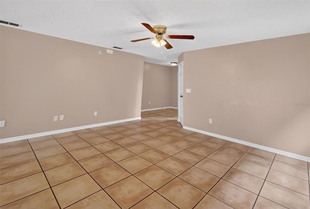 For Sale: $395,000 (3 beds, 2 baths, 1684 Square Feet)