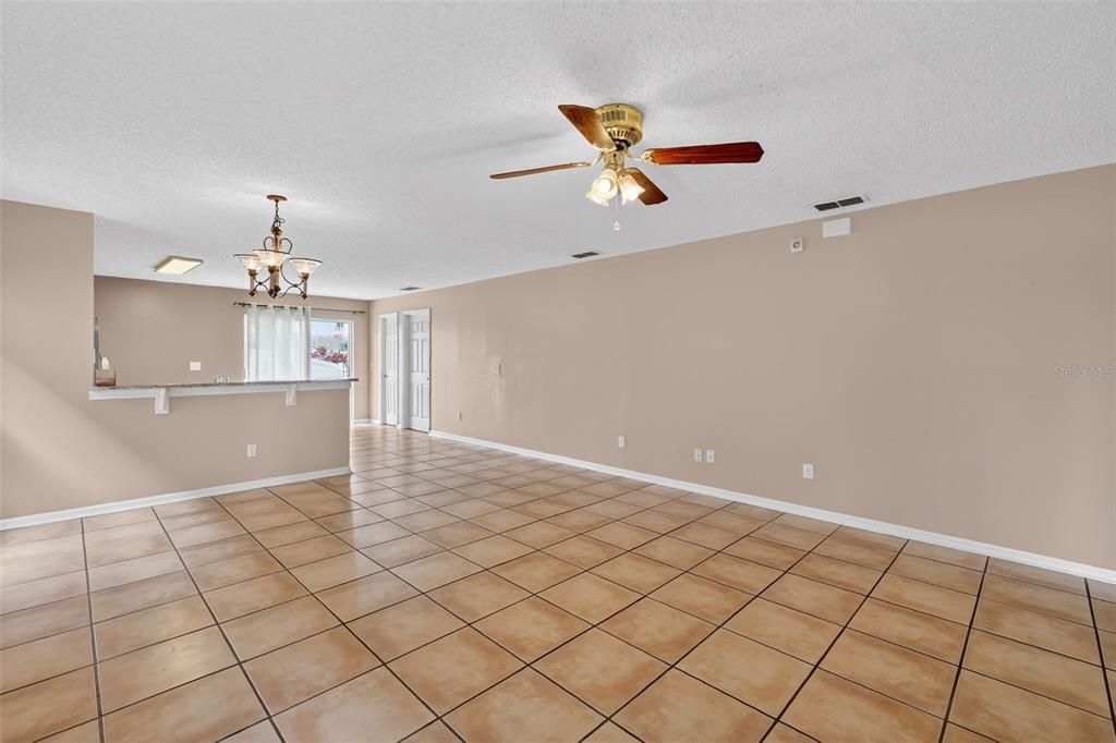 For Sale: $395,000 (3 beds, 2 baths, 1684 Square Feet)