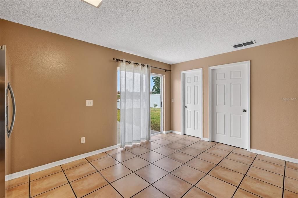 For Sale: $395,000 (3 beds, 2 baths, 1684 Square Feet)