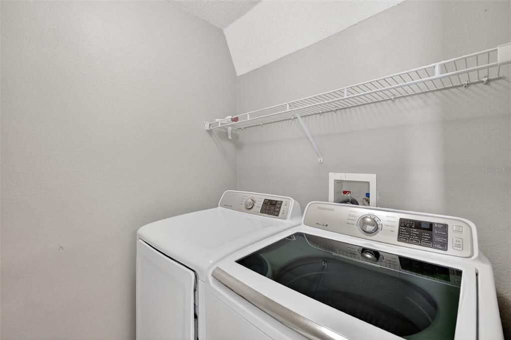 For Sale: $395,000 (3 beds, 2 baths, 1684 Square Feet)