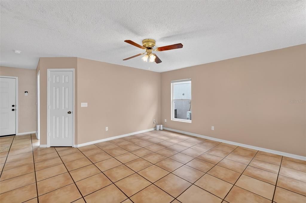 For Sale: $395,000 (3 beds, 2 baths, 1684 Square Feet)