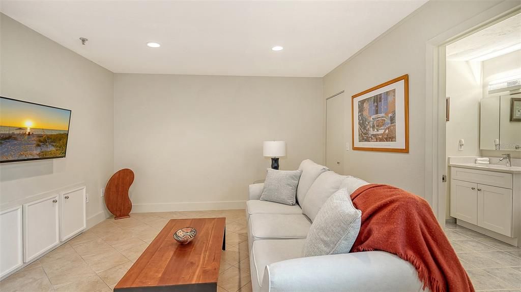 待售: $939,000 (2 贝兹, 2 浴室, 1626 平方英尺)