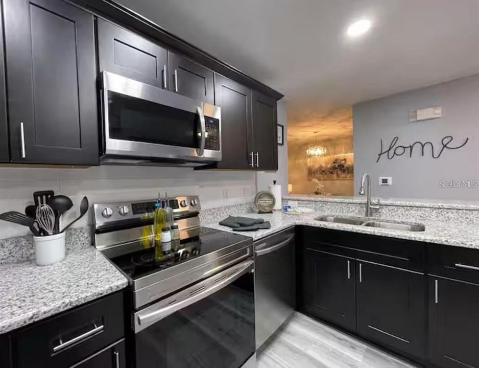 For Sale: $244,900 (3 beds, 2 baths, 1202 Square Feet)