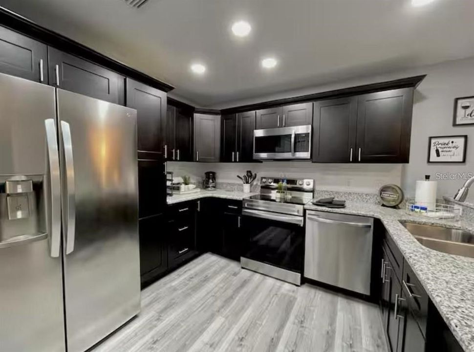 For Sale: $244,900 (3 beds, 2 baths, 1202 Square Feet)