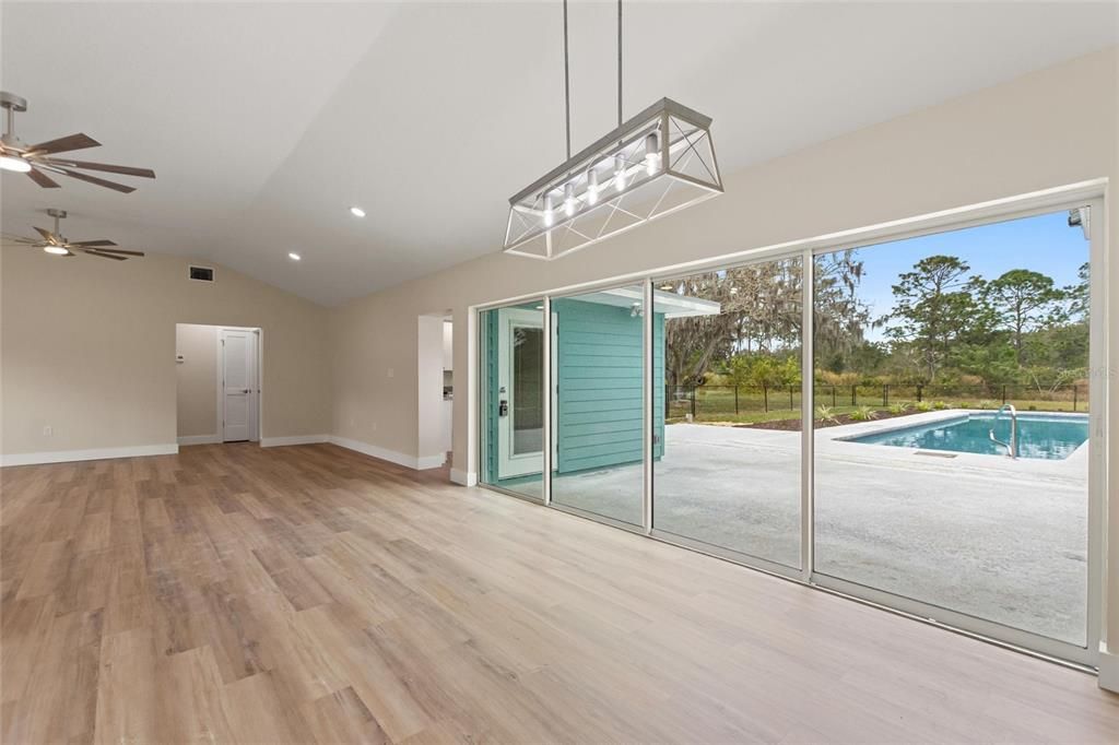 En Venta: $359,000 (3 camas, 2 baños, 1770 Pies cuadrados)