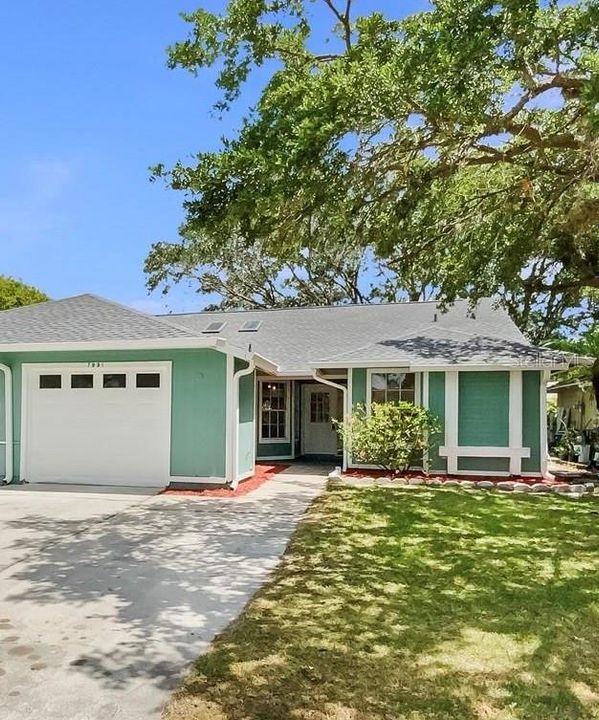 For Rent: $2,200 (3 beds, 2 baths, 1280 Square Feet)