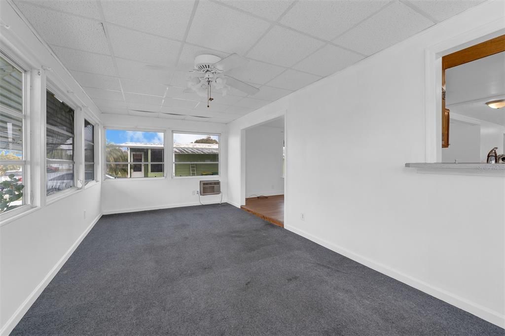 For Sale: $135,000 (3 beds, 2 baths, 1500 Square Feet)