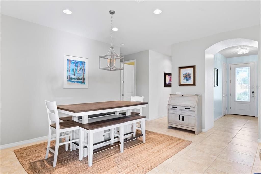 待售: $925,000 (3 贝兹, 3 浴室, 2725 平方英尺)