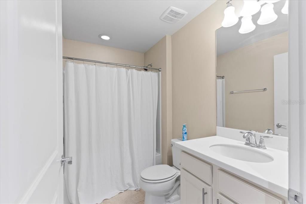 待售: $925,000 (3 贝兹, 3 浴室, 2725 平方英尺)