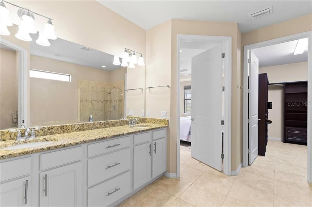 待售: $925,000 (3 贝兹, 3 浴室, 2725 平方英尺)