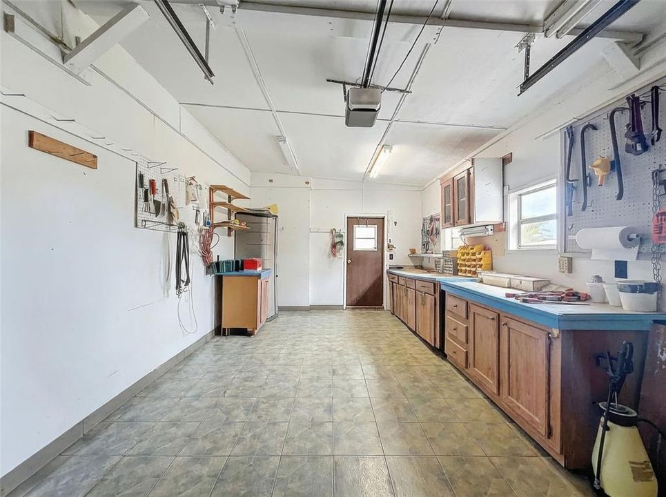 For Sale: $199,900 (2 beds, 2 baths, 1440 Square Feet)