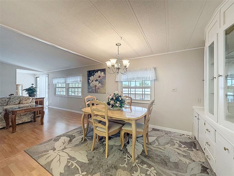 For Sale: $199,900 (2 beds, 2 baths, 1440 Square Feet)