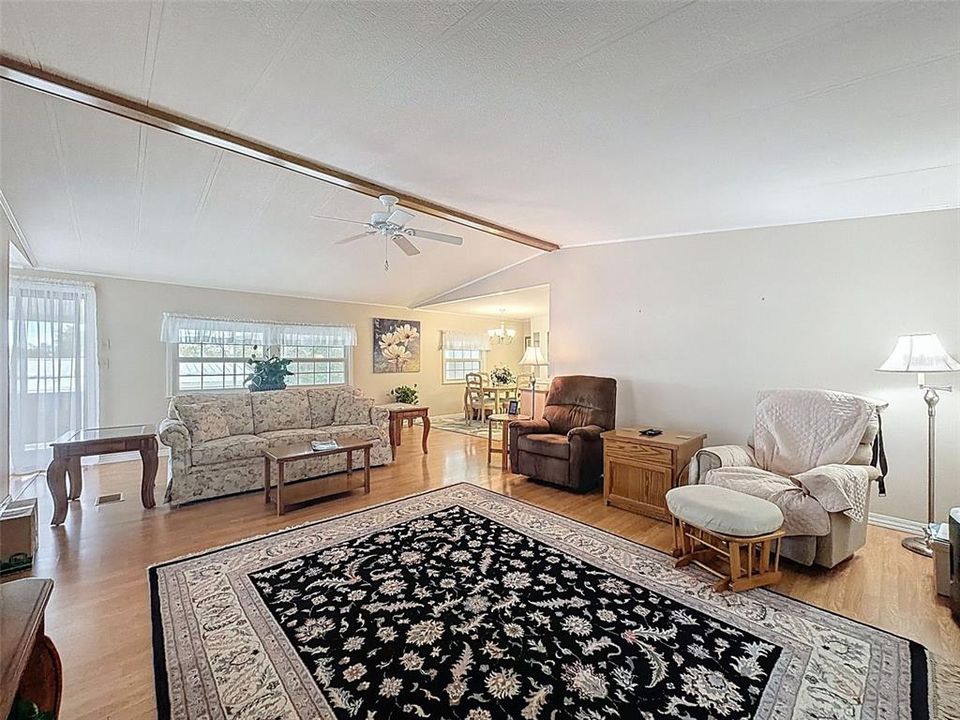 For Sale: $199,900 (2 beds, 2 baths, 1440 Square Feet)