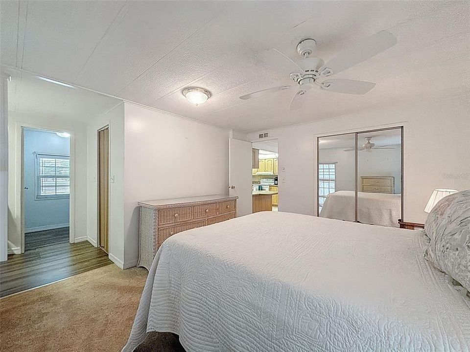 For Sale: $199,900 (2 beds, 2 baths, 1440 Square Feet)