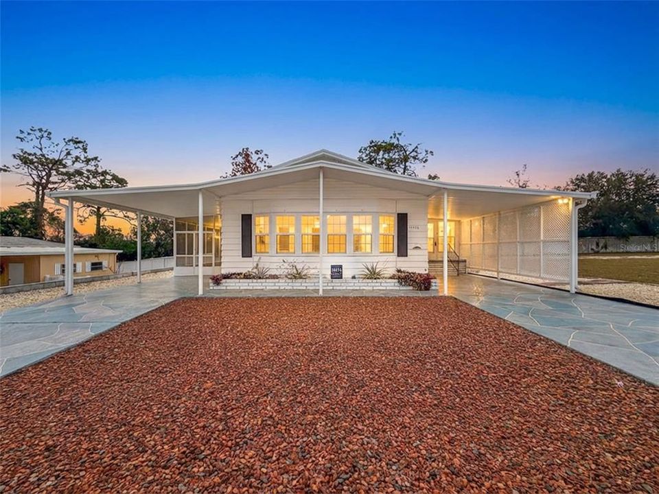 For Sale: $199,900 (2 beds, 2 baths, 1440 Square Feet)