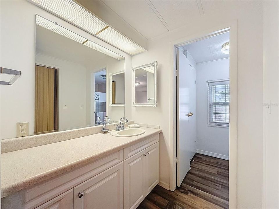 For Sale: $199,900 (2 beds, 2 baths, 1440 Square Feet)