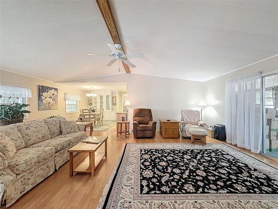 For Sale: $199,900 (2 beds, 2 baths, 1440 Square Feet)