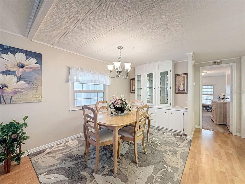 For Sale: $199,900 (2 beds, 2 baths, 1440 Square Feet)